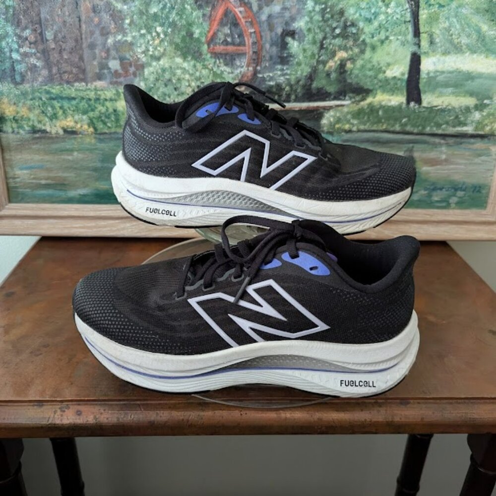 New Balance Women's Size 7 Walker Elite